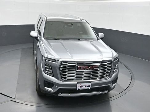 Used 2025 GMC Yukon XL Denali AWD/4WD image 39