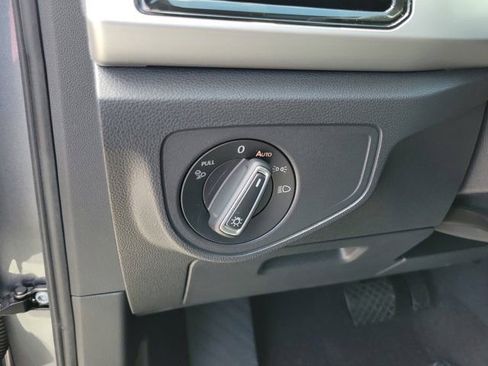 Used 2022 Volkswagen Atlas SE image 21