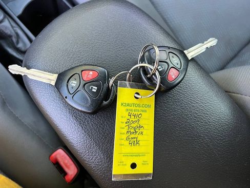Used 2009 Toyota Matrix w/ PWR Pkg FWD image 12