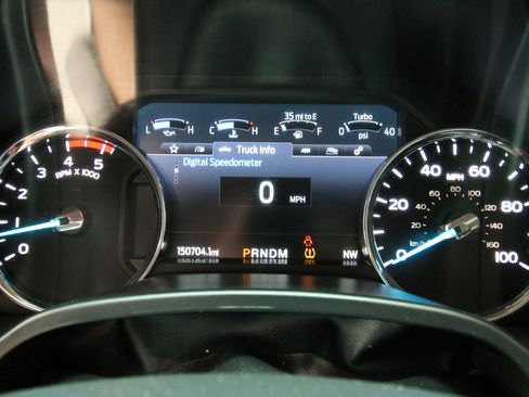 Used 2020 Ford F350 Lariat w/ Lariat Value Package AWD/4WD image 28