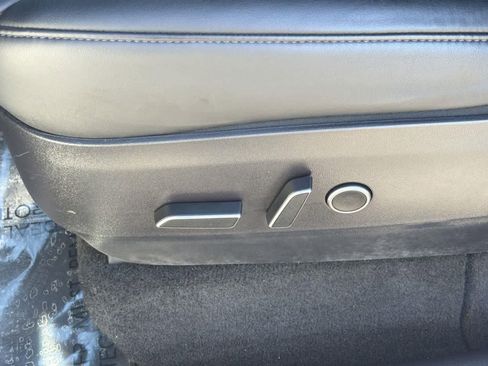 Used 2022 Tesla Model Y Long Range image 25