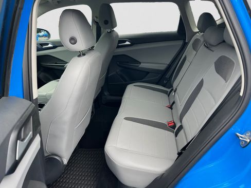 Used 2022 Volkswagen Taos SE image 11