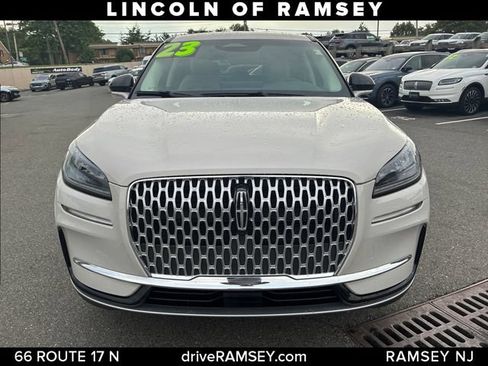 Used 2023 Lincoln Corsair AWD image 11