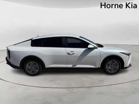 New 2026 Kia K4 FWD image 3