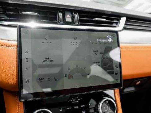 Used 2026 Jaguar F-PACE R-Dynamic S AWD/4WD image 38