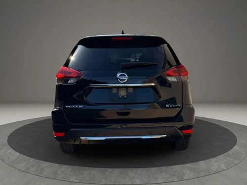 Used 2020 Nissan Rogue SV image 4