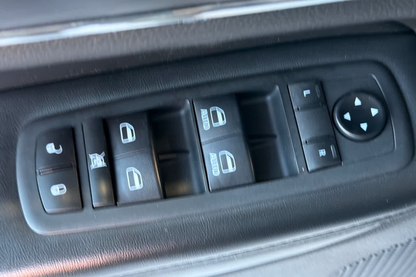 Used 2019 Jeep Grand Cherokee Limited w/ Luxury Group II AWD/4WD image 15