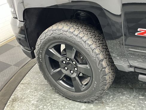 Used 2017 Chevrolet Silverado 1500 LTZ Z71 w/ Realtree Edition image 32