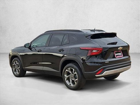 New 2026 Chevrolet Trax LT w/ LT Convenience Package FWD image 9