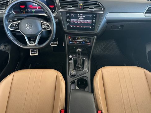 Used 2022 Volkswagen Tiguan SE R-Line image 10