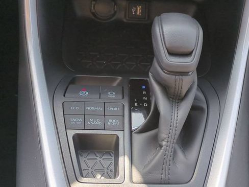 Certified 2025 Toyota RAV4 XLE w/ Convenience Package AWD/4WD image 26