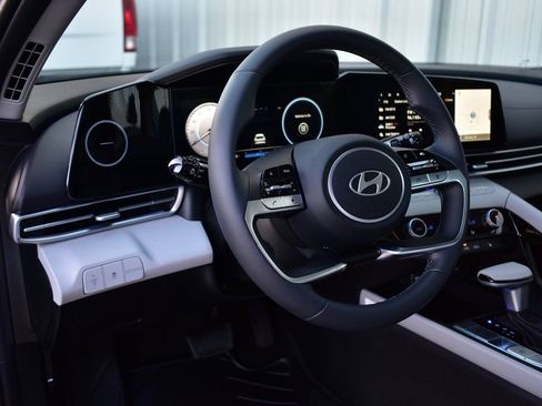 New 2026 Hyundai Elantra Limited FWD image 41