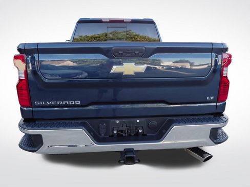 Used 2022 Chevrolet Silverado 2500 LT w/ Convenience Package AWD/4WD image 6