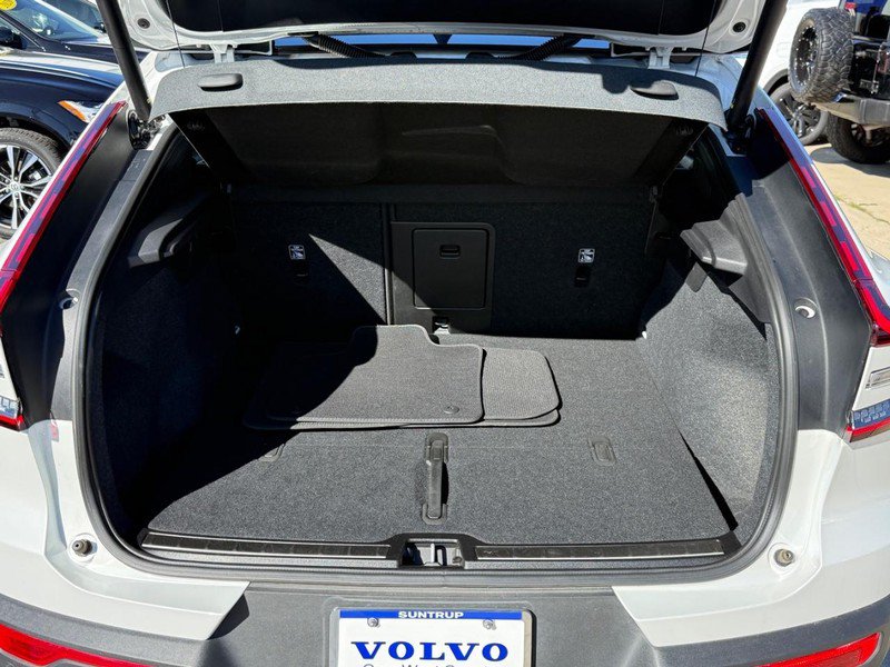 Certified 2023 Volvo C40 P8 Recharge Ultimate AWD/4WD image 5