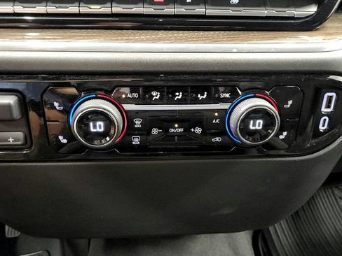 Used 2025 Chevrolet Silverado 1500 LT AWD/4WD image 35