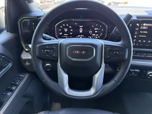 Used 2026 GMC Sierra 1500 SLT AWD/4WD image 18