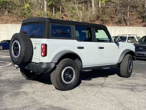 Certified 2022 Ford Bronco Badlands w/ Sasquatch Package image 3