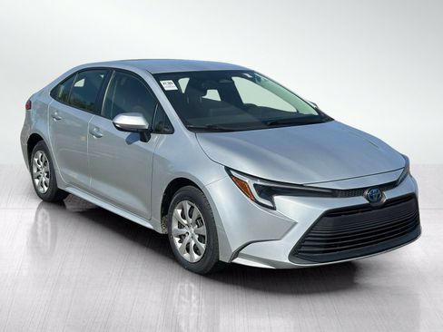 Used 2024 Toyota Corolla LE FWD image 3