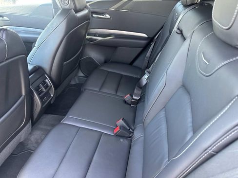 Used 2024 Cadillac XT4 Premium Luxury image 21
