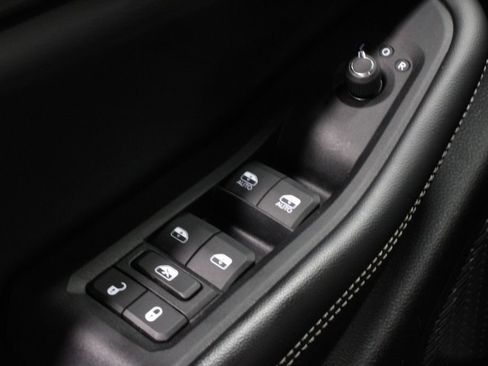 Used 2023 Jeep Grand Cherokee Altitude AWD/4WD image 24