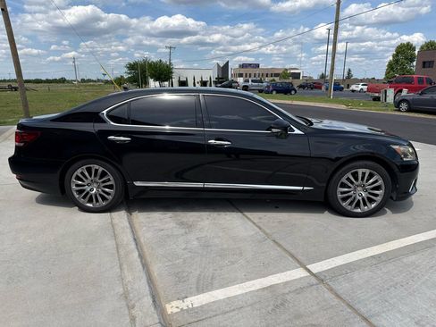 Used 2013 Lexus LS 460 L w/ Preferred Accessory Package RWD image 8