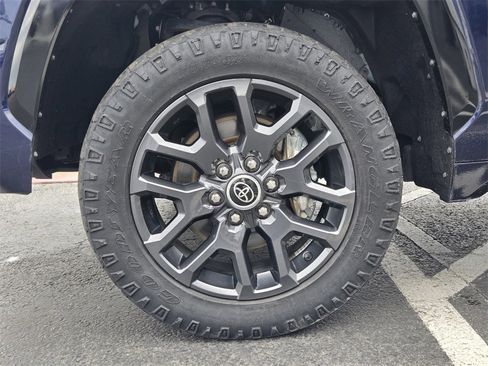 Used 2022 Toyota Tundra Platinum image 10