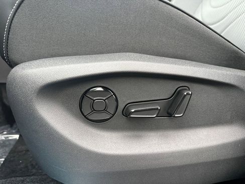 New 2026 Volkswagen Tiguan SE image 4