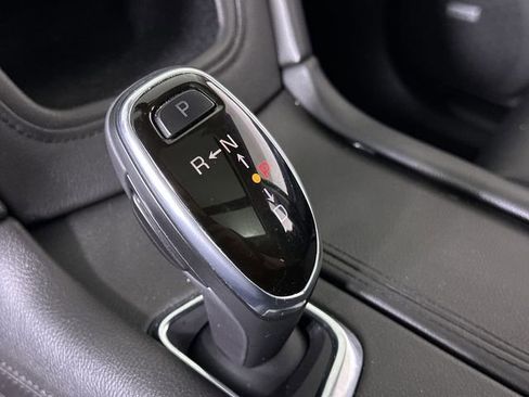 Used 2018 Cadillac XT5 Premium Luxury image 16