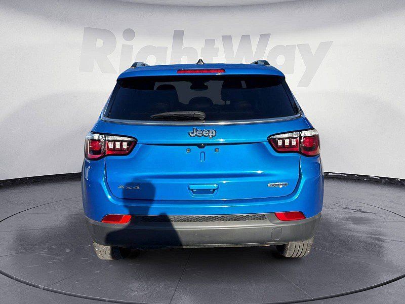 Used 2024 Jeep Compass Latitude AWD/4WD image 4
