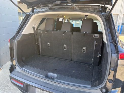 Used 2023 Nissan Pathfinder S image 12