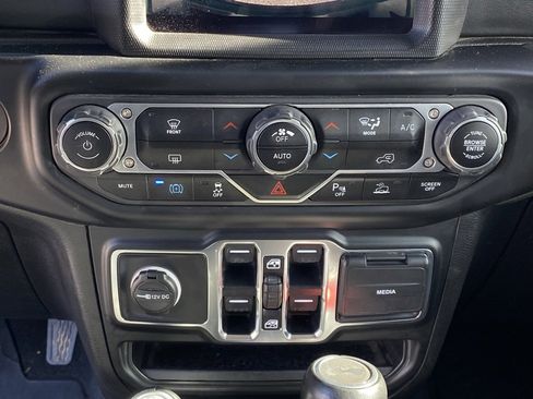 Used 2023 Jeep Wrangler Unlimited Sahara w/ Safety Group image 18