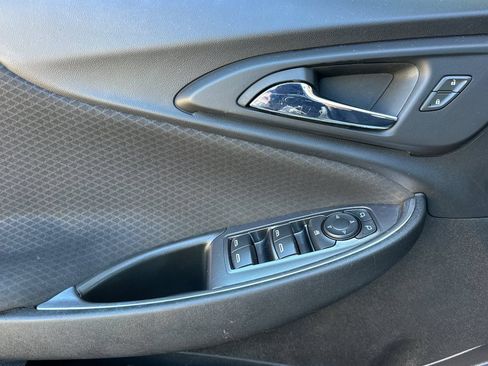 Used 2018 Chevrolet Malibu LT FWD image 10