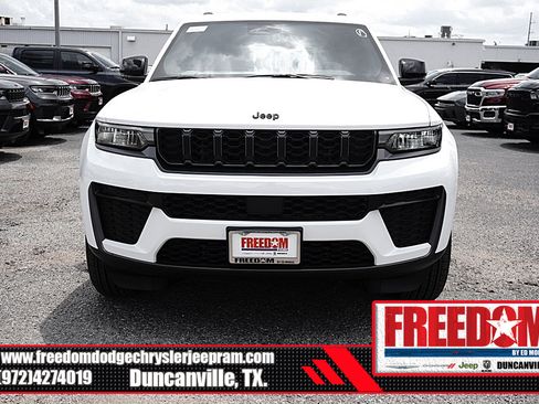 New 2026 Jeep Grand Cherokee Altitude RWD image 8