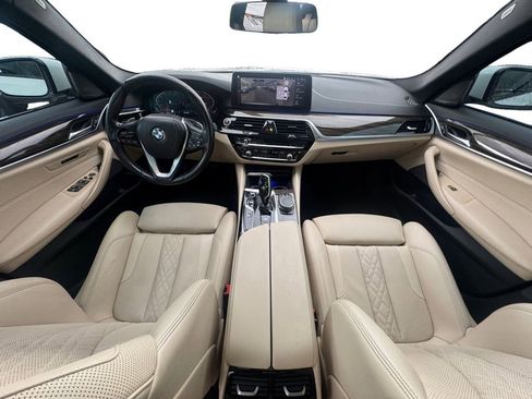 Used 2021 BMW 530i w/ Premium Package RWD image 12