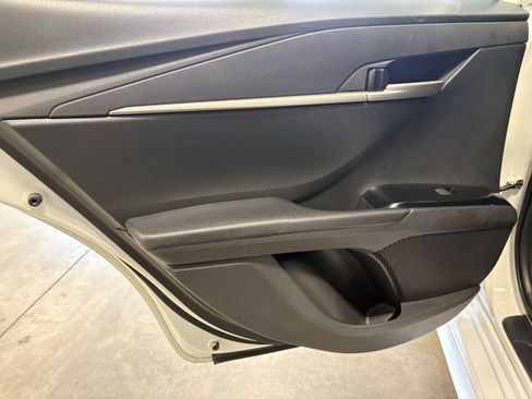 Used 2025 Toyota Camry SE image 6