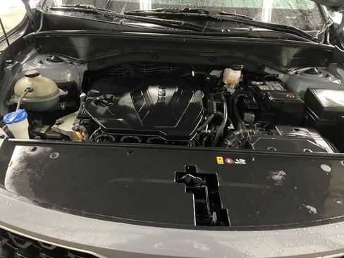 Used 2021 Kia Sorento LX image 10