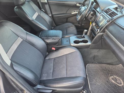 Used 2013 Toyota Camry SE image 14