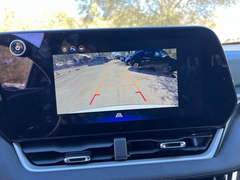 Used 2025 Chevrolet Equinox LT image 22