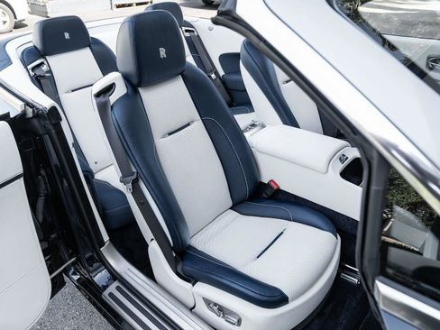 Used 2018 Rolls-Royce Dawn image 4