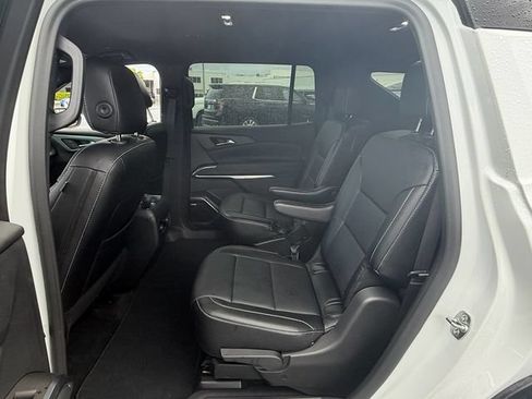 Used 2024 Chevrolet Traverse LT w/ Enhanced Driving Package FWD image 11