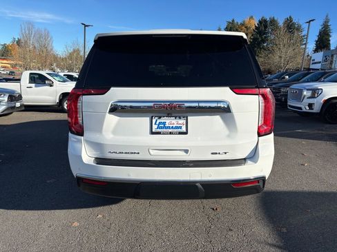 Certified 2022 GMC Yukon XL SLT w/ SLT Luxury Package image 6