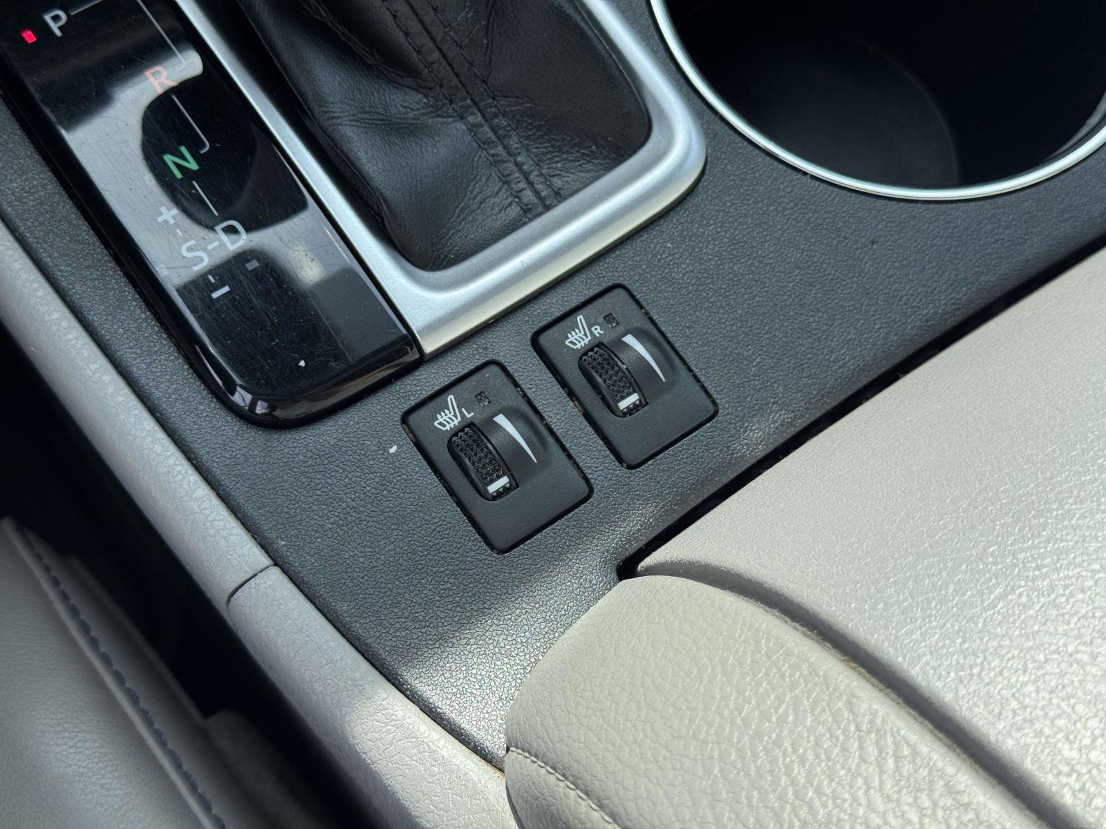 Used 2018 Toyota Highlander XLE AWD/4WD image 28