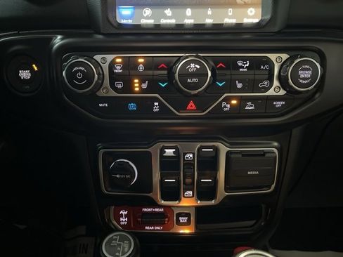 Used 2022 Jeep Wrangler Unlimited Rubicon 4xe w/ Cold Weather Group image 20