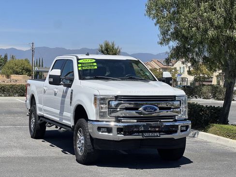 Used 2019 Ford F250 Lariat w/ Lariat Value Package AWD/4WD image 4