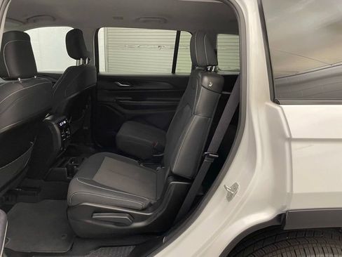 Used 2023 Jeep Grand Cherokee L Laredo RWD image 20