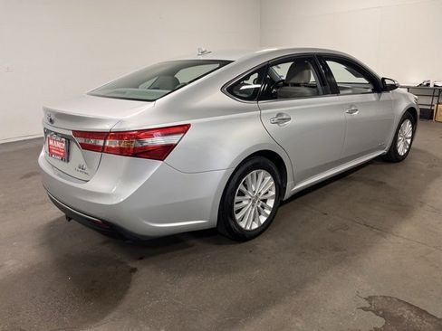 Used 2013 Toyota Avalon Limited image 3