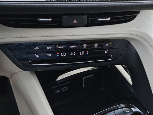 Used 2023 Buick Envision Preferred image 26