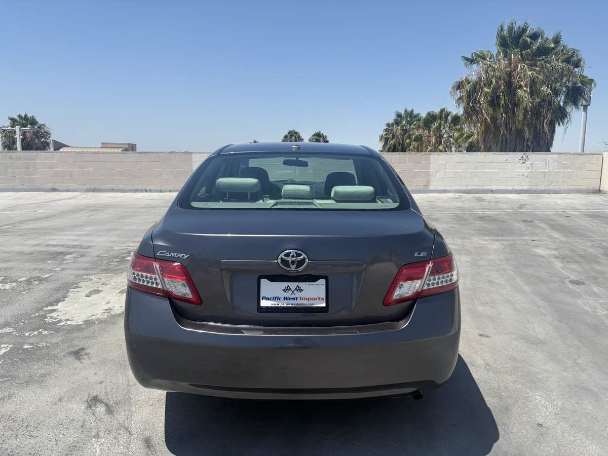 Used 2011 Toyota Camry LE FWD image 10