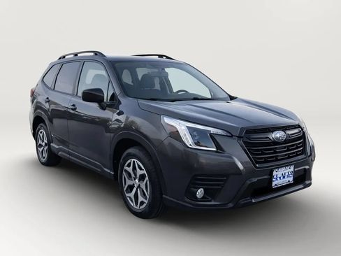 Used 2022 Subaru Forester Premium AWD/4WD image 1