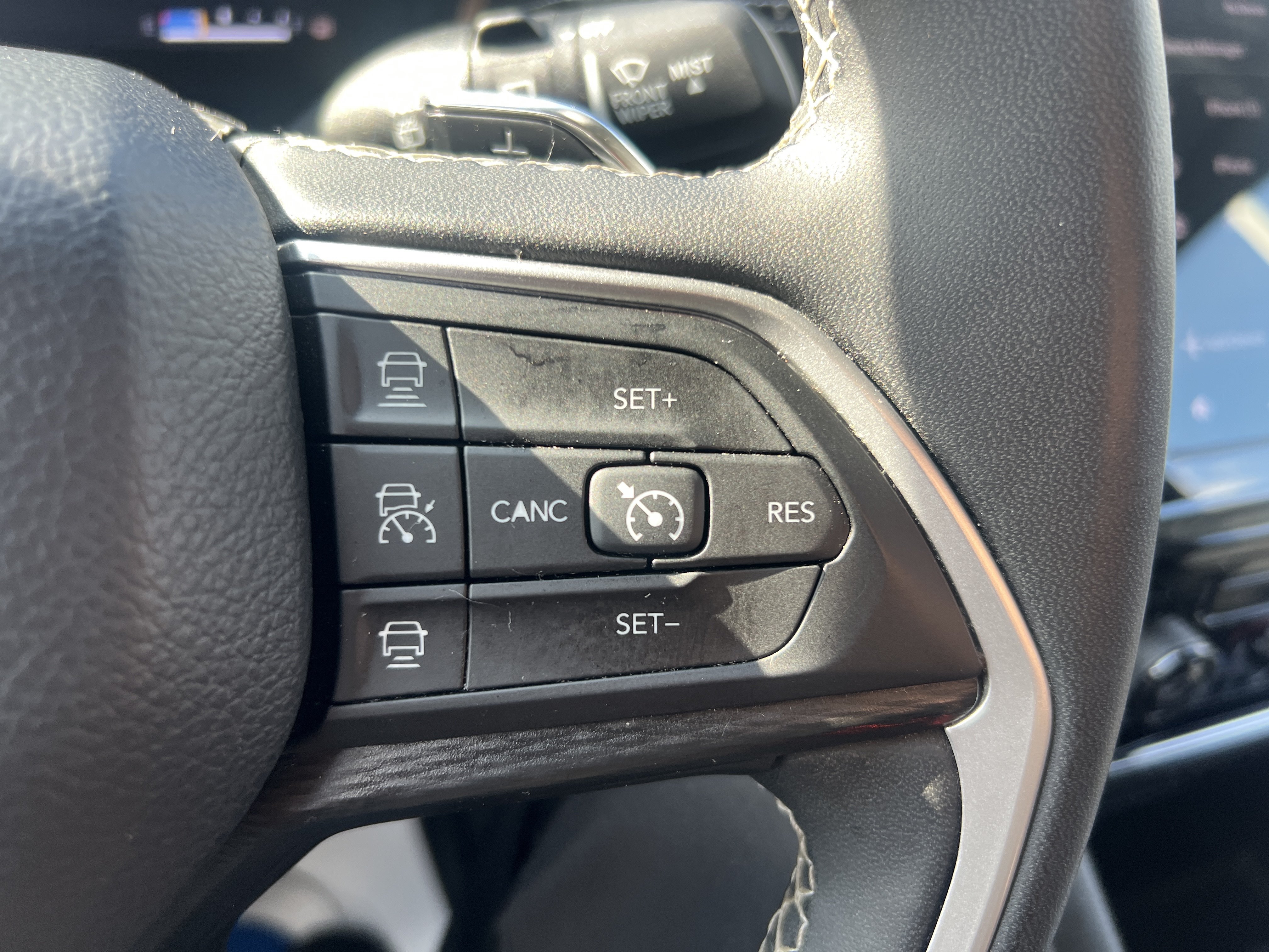Used 2023 Jeep Grand Cherokee L Laredo AWD/4WD image 21